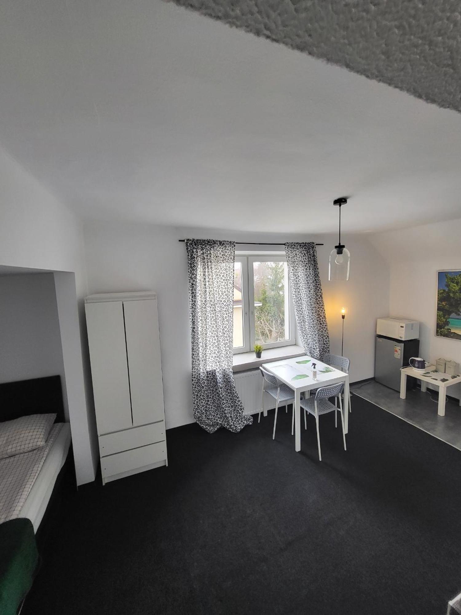 Charmed Homestay - Zaczarowany Варшава Екстериор снимка